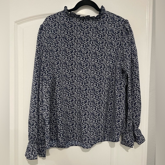 Blue and white floral blouse 2XL - Picture 7 of 8